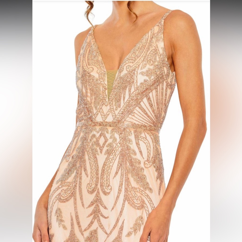 MacDuggal size 14 V neck sequin Elegant Evening Gown - Picture 3 of 8